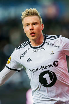 Alexander Toft Søderlund of Rosenborg celebrates
