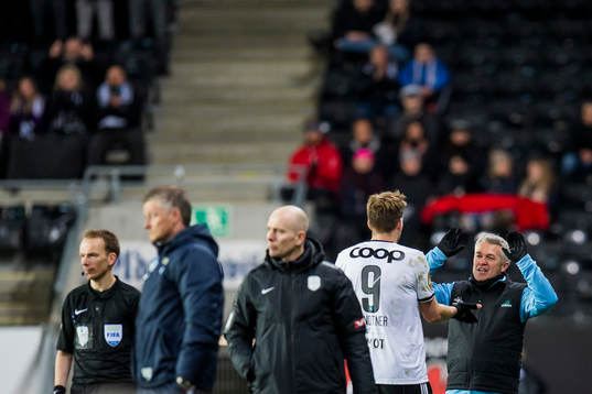 Ole Gunnar Solskjær, manager of Molde, Nicklas Bendtner of