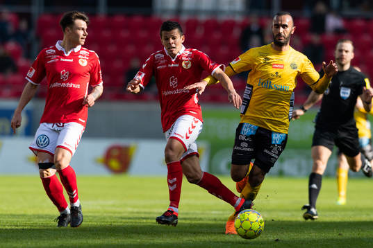 Elfsborgs Issam Jebali och Kalmars Romário Pereira Sipião