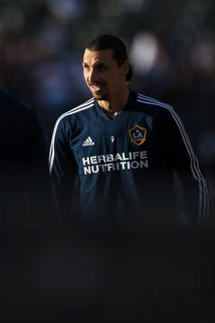 LA Galaxys Zlatan Ibrahimovic värmer upp