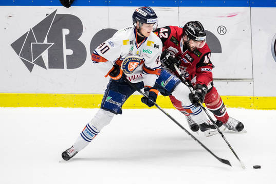 Växjös Elias Pettersson och Malmö Redhawks Niklas Arell