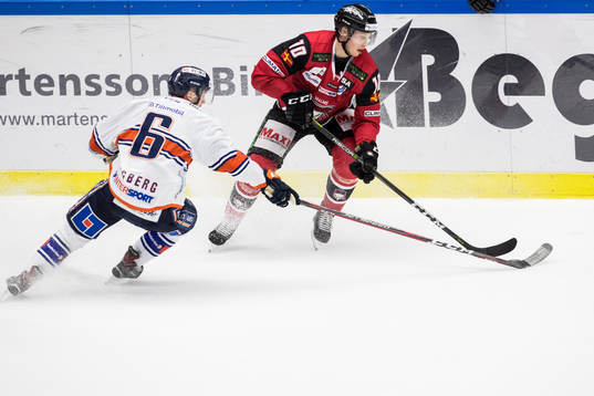 Växjös Linus Högberg och Malmö Redhawks Robin Alvarez
