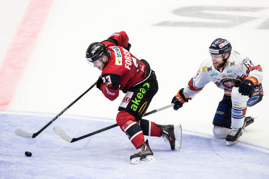 Malmö Redhawks Christoffer Forsberg och Växjös Eric