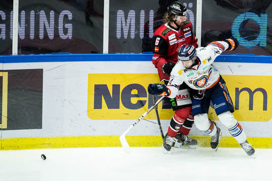 Malmö Redhawks Stefan Warg och Växjös Peter Andersson