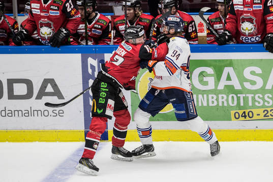 Malmö Redhawks Matias Lassen och Växjös Joel Persson
