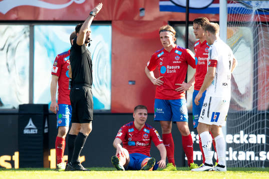 Helsingborgs Darijan Bojanic har ont