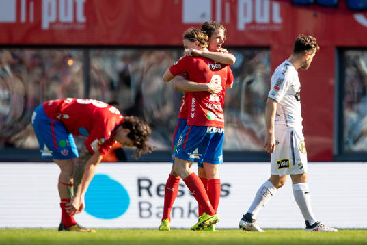 Helsingborgs Fredrik Liverstam och Carl Johansson jublar