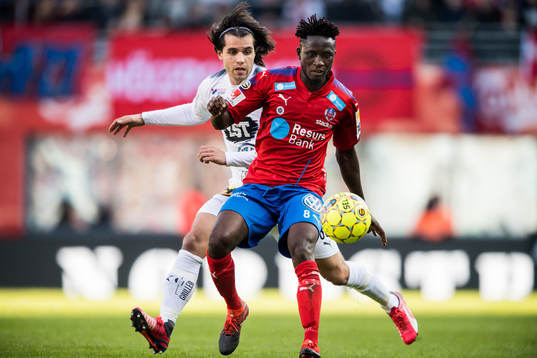 Helsingborgs Mamudu Moro och Östers Lars Mendonca Fuhre