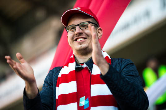 Kalmar supporter jublar