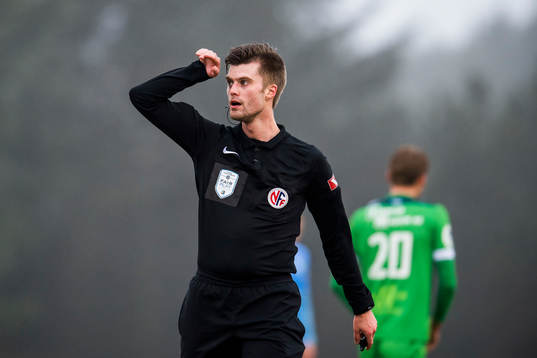 Referee Mads Følstad Skarsem