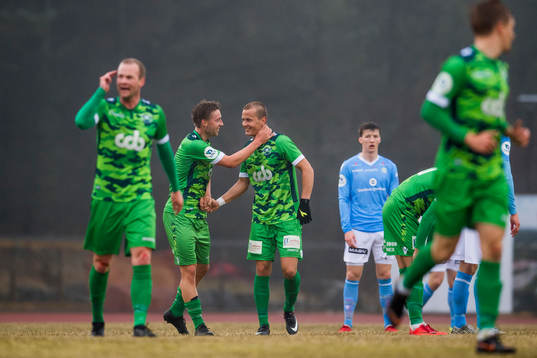 Ståle Steen Sæthre of Nest-Sotra celebrates