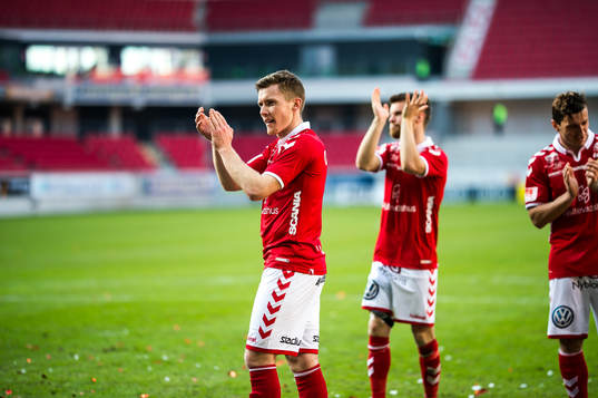 Kalmar jublar och tackar supportrarna