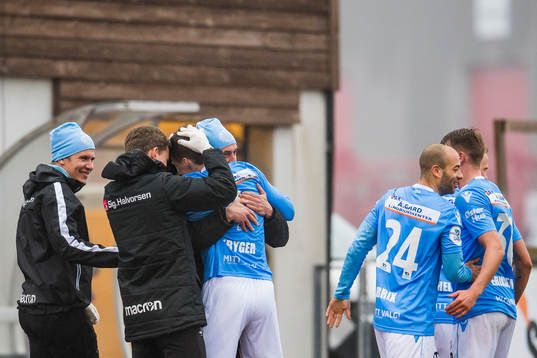 Axel Kryger of Sandnes Ulf celebrates with Bojan Zajic,