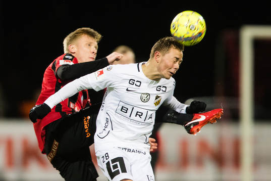 Brommapojkarnas Gustav Sandberg Magnusson och Häckens Adam