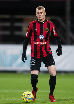 Brommapojkarnas Ludvig Öhman Silwerfeldt med bollen