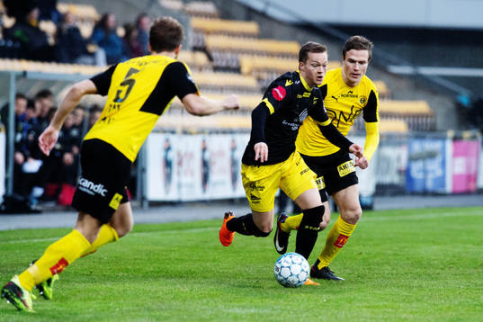 Simen Rafn of Lillestrøm and Aron Sigurdarson of Start and