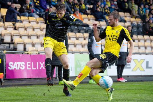 Kristjan Floki Finnbogason of Start and Simen Rafn of