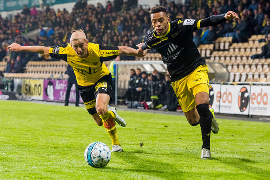 Fredrik Krogstad of Lillestrøm and Kevin Kabran of Start