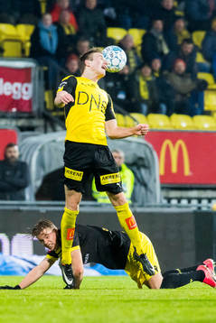 Simen Kind Mikalsen of Lillestrøm and Tobias Christensen