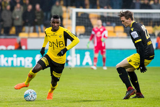 Ifeanyi Mathew of Lillestrøm and Kristjan Floki
