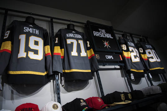 Tröjor för Reilly Smith, William Karlsson, Marc-Andre