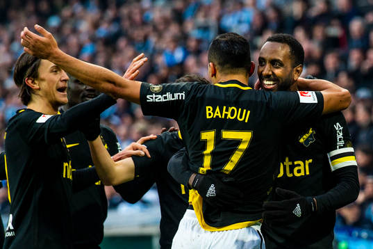 s Kristoffer Olsson, Nabil Bahoui kramar om Henok Goitom