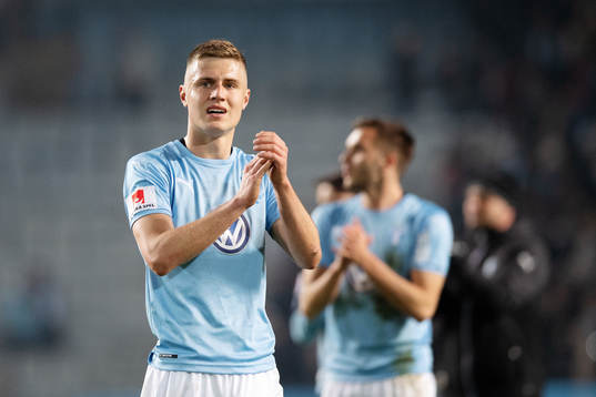 Malmö FFs Mattias Svanberg tackar publiken