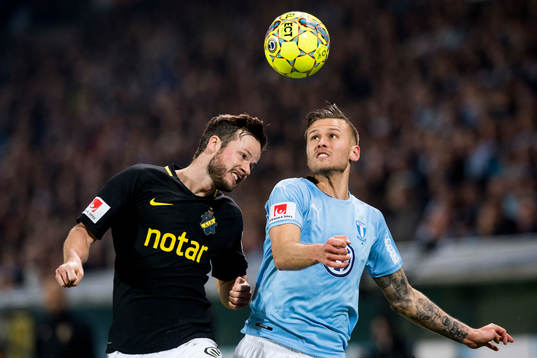 s Robert Lundström och Malmö FFs Arnór Ingvi Traustason