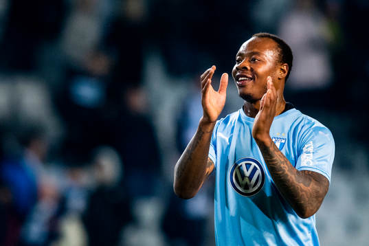 Malmö FFs Carlos Strandberg tackar publiken