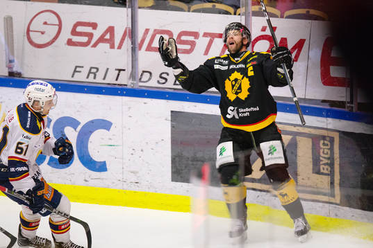 Bläddra bland fler bilder av Ishockey, SHL, Semifinal 4, Skellefteå - Djurgården