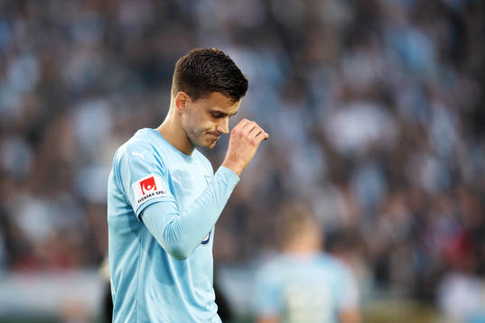 Malmö FFs Alexander Jeremejeff deppar