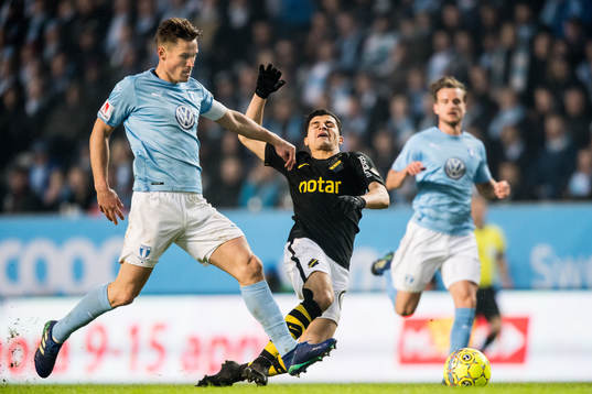 s Tarik Elyounoussi