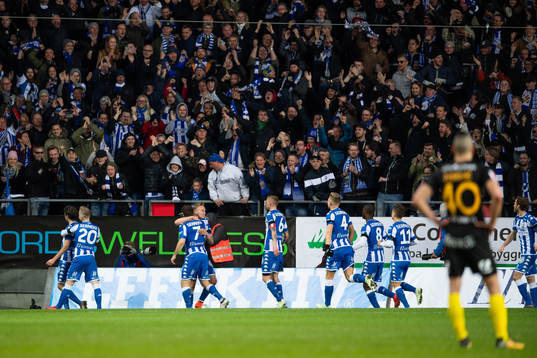 IFK Göteborgs spelare jublar