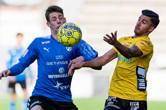 Elfsborgs Rami Kaib och Halmstads Gabriel Wallentin