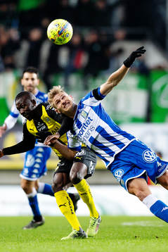 Hammarbys Pa Amat Dibba och IFK Göteborgs Carl Starfelt i