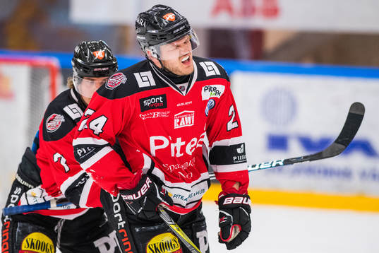 Piteås Alexander Selin grinar illa