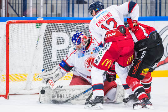 Västerviks målvakt Jonas Fransson  under ishockeymatchen