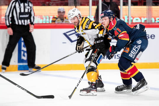 Skellefteås Bud Holloway och Djurgårdens Alexander Falk