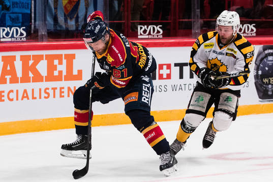 Djurgårdens Calle Ridderwall och Skellefteås Mark Katic