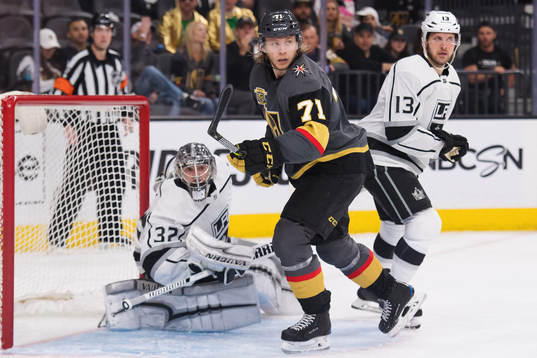 Vegas William Karlsson utmanar Los Angeles målvakt