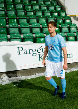 Malmö FFs Eric Larsson deppar