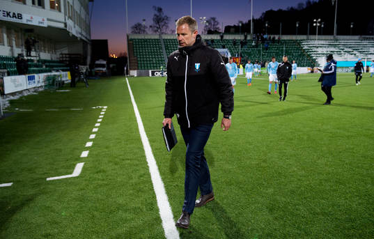 Malmö FFs tränare Magnus Pehrsson deppar