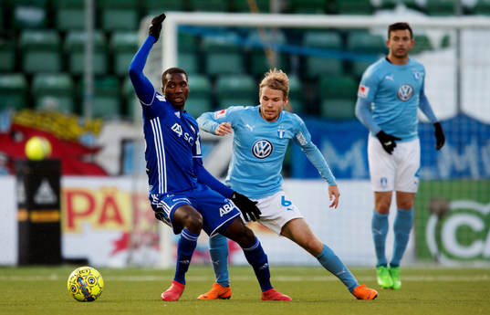 Sundsvalls Peter Wilson och Malmö FFs Oscar Lewicki