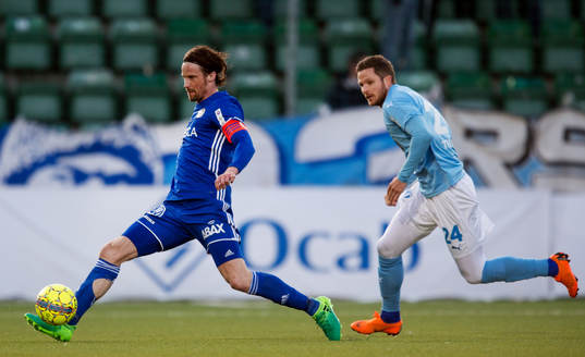 Sundsvalls Linus Hallenius och Malmö FFs Lasse Nielsen