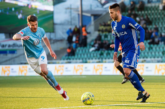 Malmö FFs Markus Rosenberg och Sundsvalls Juan Jose