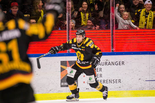 Skellefteås Oscar Möller jublar