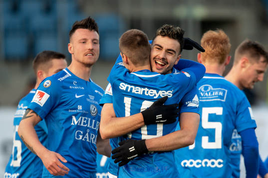 Trelleborgs Deniz Hümmet jublar med lagkamrater
