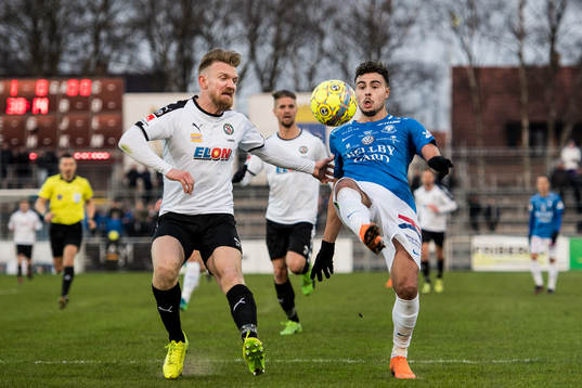 Örebros Michael Almebäck och Trelleborgs Deniz Hummet