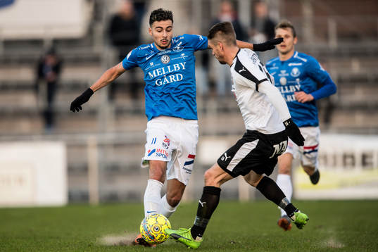 Trelleborgs Deniz Hummet mot Örebros Martin Lorentzson