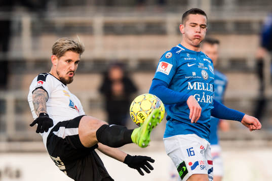 Örebros Daniel Björnkvist och Trelleborgs Oscar Johansson